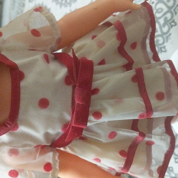 VINTAGE ORIGINAL SHIRLEY TEMPLE DOLL WITH STAND. - Picture 4 of 6